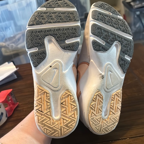 Nike White and Orange Sneakers Lightweight Design - Picture 3 of 4